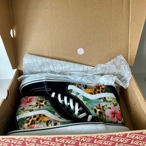 VANS SK8-HI CANVAS SHOE 11.5
